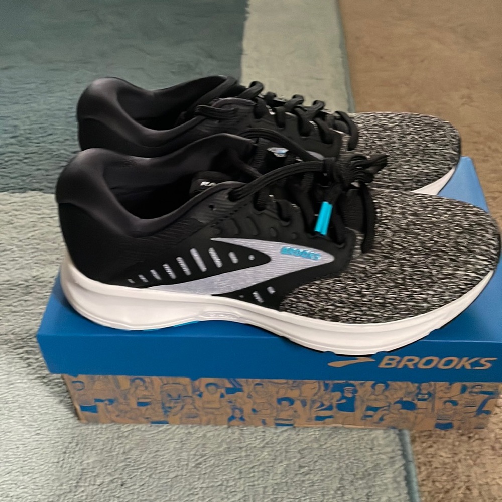 Brooks Range Sneakers